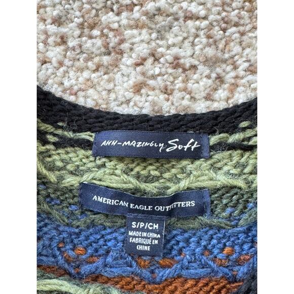 American Eagle Outfitters; Sweater, Size Small, Wool Blend, SUPER soft; crewneck - Picture 3 of 10